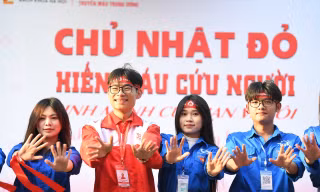 Hà Nội: Hàng ngàn bạn trẻ tham gia hiến máu cứu người tại Chủ Nhật Đỏ năm 2025