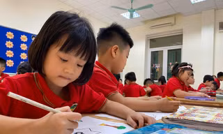 Bất khả kháng, học sinh lớp 1, 2 kiểm tra cuối kỳ bằng hình thức trực tuyến. (Ảnh mang tính minh hoạ)