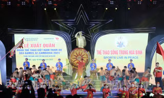 Toàn cảnh Lễ xuất quân hoành tráng của Đoàn Thể thao Việt Nam dự SEA Games 32