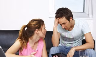 Vợ suốt ngày chỉ tiền
