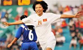 Đội trưởng Kim Chi cùng bóng đá nữ Việt Nam 4 lần vô địch SEA Games. Ảnh: Nhân vật cung cấp