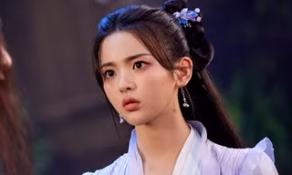 Nữ diễn viên diễn cảnh bị đâm như buồn ngủ