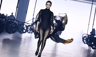 Phạm Băng Băng bị chê khi catwalk