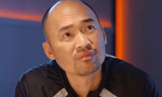 Tiến Luật xin lỗi