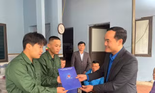 Anh em song sinh ở Hòa Bình trúng tuyển nghĩa vụ quân sự 2025