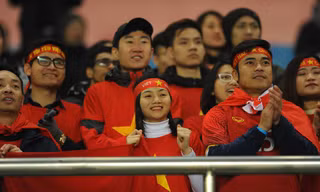 Cổ động viên Việt Nam 'giải cứu' giải U23 châu Á