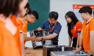 Bộ GD-ĐT đề xuất miễn, giảm học phí cho sinh viên ngành bán dẫn