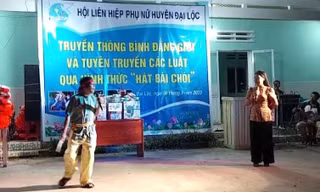 Hát bài chòi tuyên truyền bình đẳng giới ở làng Yều 
