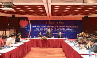 Nhà báo Hồ Hồ Quảng Lợi, Phó Chủ tịch Thường trực Hội Nhà báo Việt Nam phát biểu tại diễn đàn