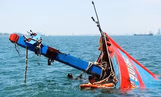 Ca nô phía Trung Quốc đã ngăn cản hoạt động trục vớt tàu cá của ngư dân Việt Nam bị chìm ở quần đảo Hoàng Sa (Ảnh minh họa)