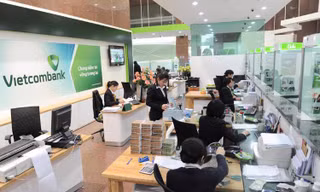 Vì sao Vietcombank không thuộc diện được nới room ngoại? 