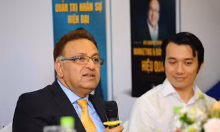 TS Alok Bharawaj chia sẻ tại buổi giao lưu