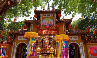 Theo bước chân Phật 