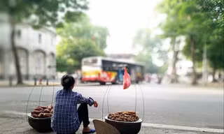Phía sau những gánh hàng rong: Nỗi niềm ai tỏ… 