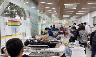 Thời tiết thay đổi, bệnh nhân tăng kỷ lục 