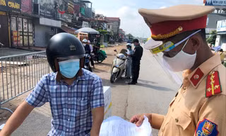 CSGT Hà Nội xử phạt trực tuyến từ hôm nay: Giấy tờ tạm giữ được chuyển đến tận nhà 