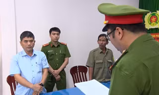 Bắt hai cán bộ Ban Quản lý Khu kinh tế Dung Quất