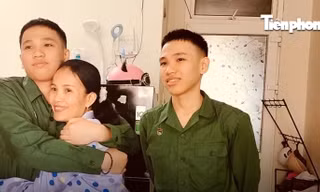 Một ngày trước khi nhập ngũ của cặp song sinh vừa tròn 18 ở Đà Nẵng