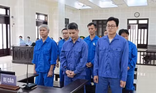 Yêu cầu 'lại quả' 33% gói thầu, cựu chủ tịch quận ở Đà Nẵng và thuộc cấp hầu tòa