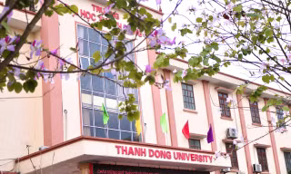 Mùa hoa ban trên giảng đường: Sắc hoa của ước mơ và trưởng thành