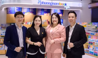 Nhiều tác giả sách kỹ năng đến thăm Nhà sách Phương Nam tại Lotte Center Hà Nội