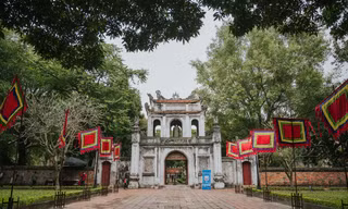 Tham quan Văn Miếu - Quốc Tử Giám những ngày đầu năm