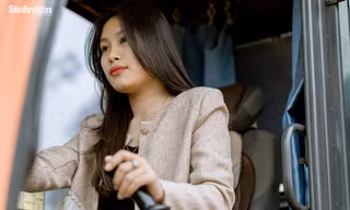 Bóng hồng trên công trường: Cô gái Bắc Giang lái máy xúc, xe tải khẳng định bản lĩnh phái đẹp