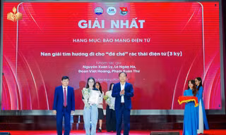 Hành trình tìm lời giải cho 'đế chế' rác thải điện tử của sinh viên qua sản phẩm báo chí