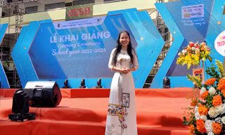 Nữ sinh khiếm thị thắp sáng ước mơ trở thành biên tập viên bằng sự nỗ lực đứng lên từ bóng tối
