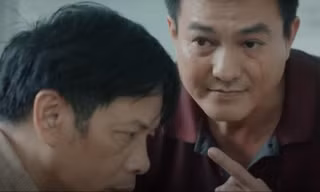 'Mẹ rơm' tập 18: Mô (Thái Hòa) gặp tai nạn, Khoản (Cao Minh Đạt) dọa thủ tiêu Hạt Dẻ