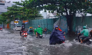 TPHCM sắp đón mưa lớn, khả năng ngập cục bộ 