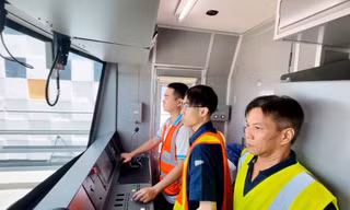 Lái tàu người Việt chạy thử nghiệm toàn tuyến metro số 1 TPHCM 