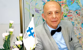 GS Philippe Hovette, tân CEO Bệnh viện Việt Pháp, và là bác sĩ đầu ngành về Nội khoa và Bệnh nhiệt đới