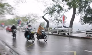 Hà Nội nhiều mây, mưa nhỏ
