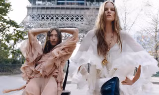 Street style mùa Hè và các bản phối đầy cảm hứng: Không thể bỏ qua váy maxi!