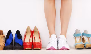 Những chi tiết cần lưu ý khi chọn mua giày để mang cả ngày không bị đau chân