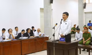 Bị cáo Đinh La Thăng tại tòa.