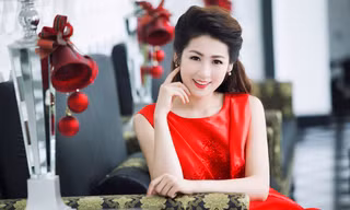 Á hậu Tú Anh lộng lẫy ở Hà Nội, Sài Gòn trong cùng 1 ngày