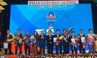 LienVietPostbank sát cánh cùng các thí sinh cuộc thi 'Pháp luật học đường'