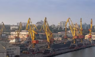 Cảng Odessa của Ukraine bị tấn công, Nga nói 'không liên quan'