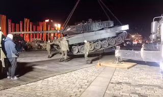 Nga đưa xe tăng Đức thu được ở Ukraine về Mátxcơva