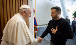 Ukraine đáp trả lời kêu gọi đàm phán của Giáo hoàng Francis, tuyên bố sẽ không giương cờ trắng