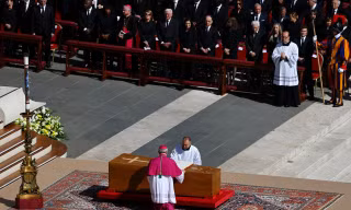 200.000 người đến Vatican dự tang lễ Giáo hoàng Francis