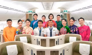 Phi hành đoàn đặc biệt trên chuyến bay đón Tết ở độ cao 10.000m