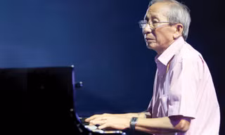 Tưởng nhớ làm gì? 