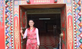 Vẻ đẹp người Tây Tạng và kiến trúc truyền thống.
