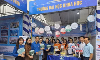 Gần 5.000 học sinh, sinh viên tham gia ngày hội việc làm ở Thái Nguyên