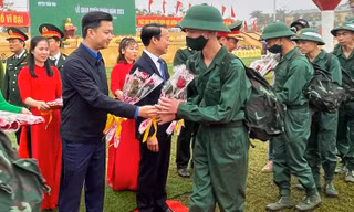 Bí thư T.Ư Đoàn Nguyễn Minh Triết động viên thanh niên Yên Bái lên đường nhập ngũ