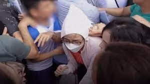 Xếp hàng xuyên đêm giành suất vào lớp 1: Cuộc đua khiến nhiều gia đình kiệt sức