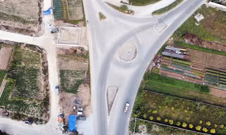 Đình chỉ công trình vi phạm hành lang an toàn giao thông ở Hưng Yên
